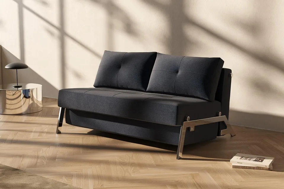 Cubed Chrome Sofa Bed, Innovation Living, в интерьере — та же серия, другая модель (хромированные ножки)