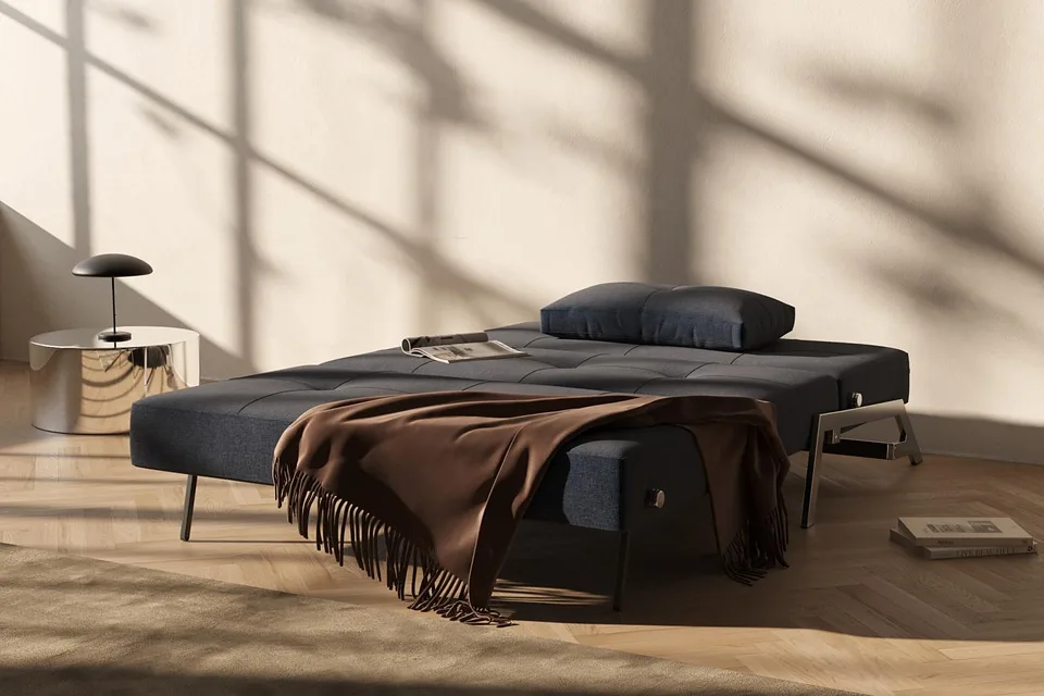 Cubed Chrome Sofa Bed, Innovation Living, в интерьере — та же серия, другая модель (хромированные ножки)