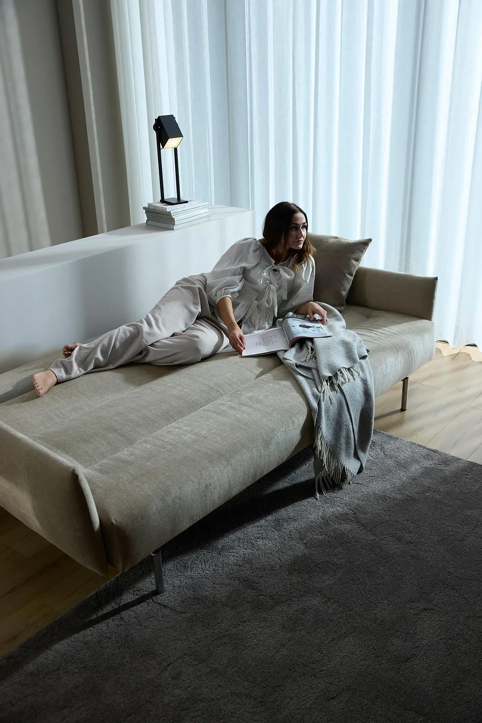 Диван-кровать Jillis Sofa Bed With Arms, Innovation Living, в интерьере