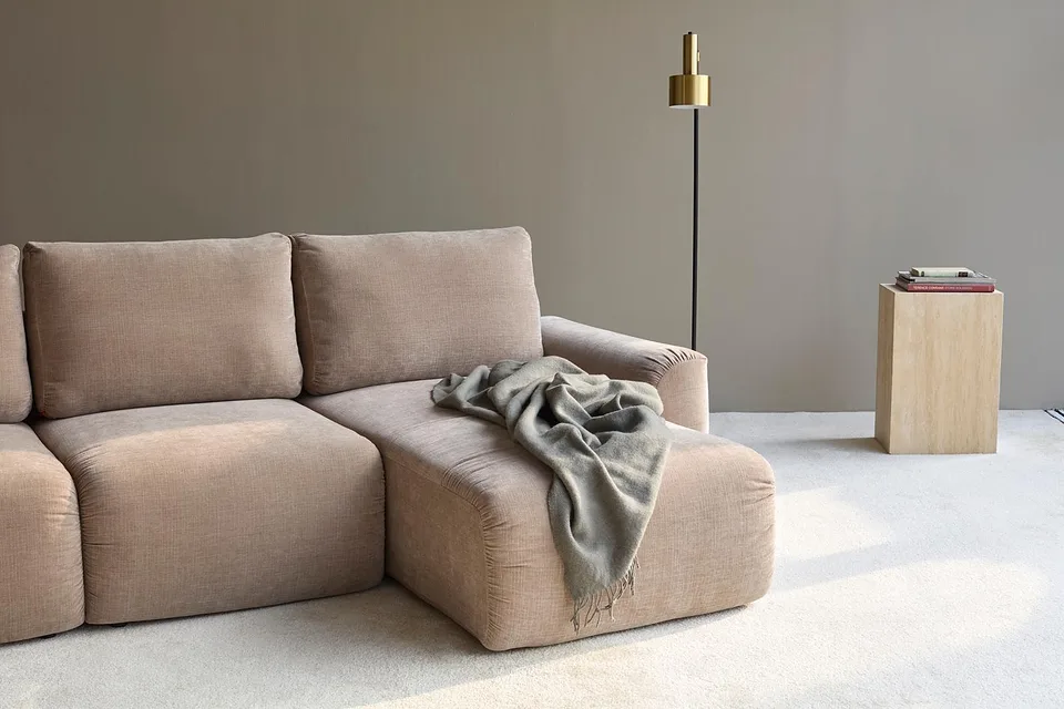 Диван-кровать Norum Sofa Bed Chaise With Chunky Arms, Innovation Living, в интерьере