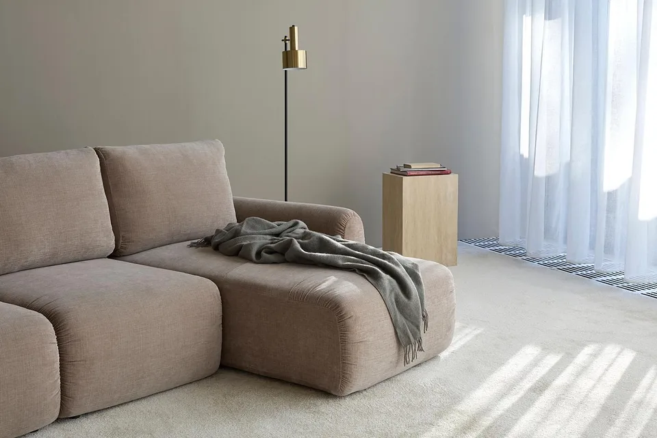 Диван-кровать Norum Sofa Bed Chaise With Curve Arms, Innovation Living, в интерьере