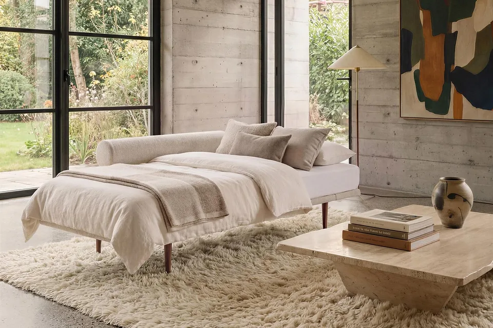 Rollo Styletto Daybed, Innovation Living, в интерьере — та же серия, другая модель (ножки Styletto)