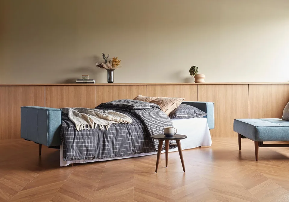 Диван-кровать Splitback Styletto Sofa Bed With Arms, Innovation Living, в интерьере