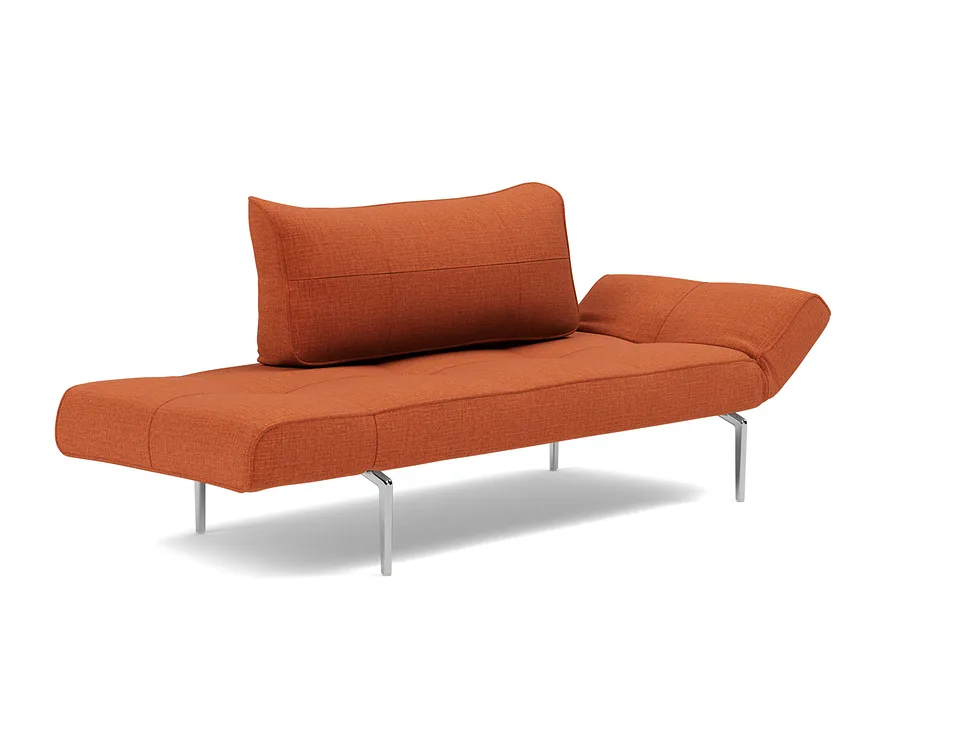 Кушетка Zeal Straw Daybed, Innovation Living, в положении для отдыха — вид в три четверти