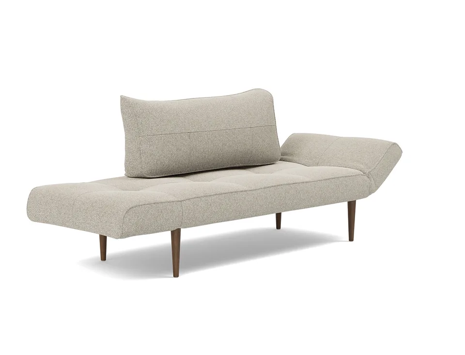 Кушетка Zeal Styletto Daybed, Innovation Living, в положении для отдыха — вид в три четверти